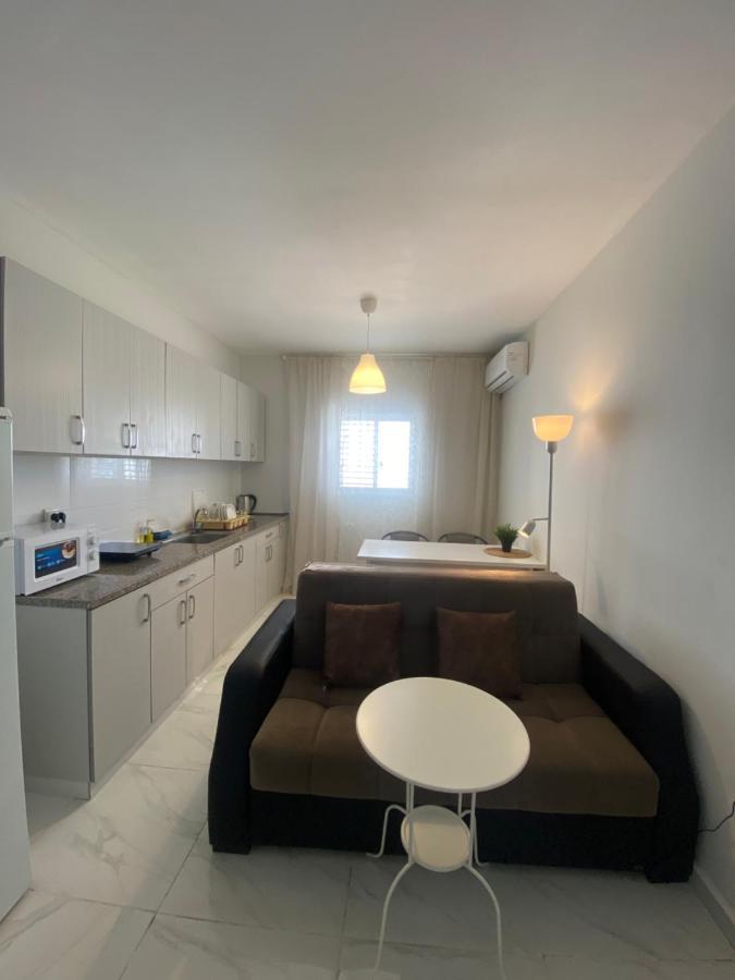 Apartment Oskar Beach Bat Yam Buitenkant foto