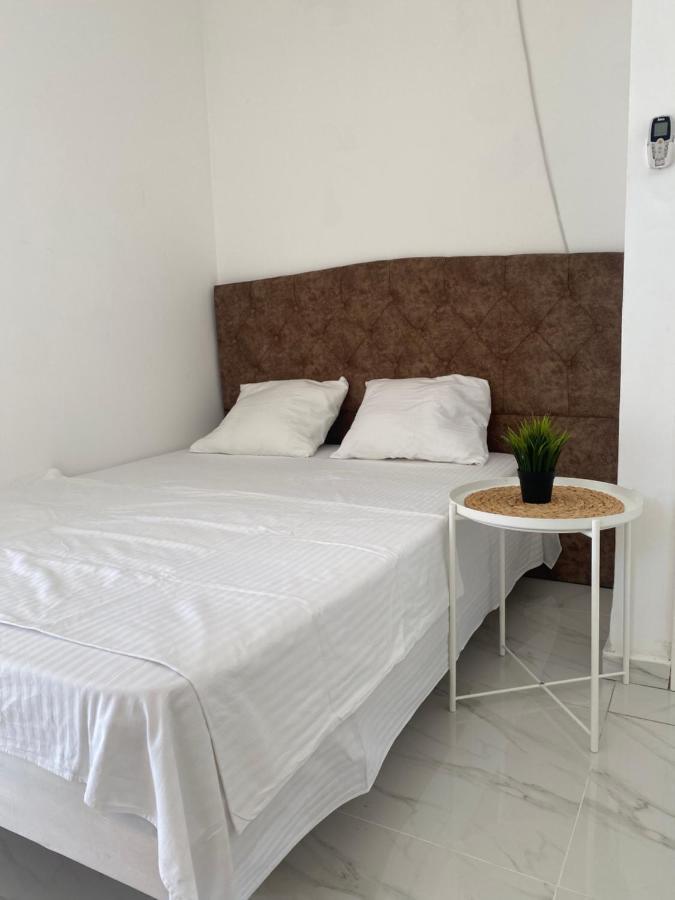 Apartment Oskar Beach Bat Yam Buitenkant foto